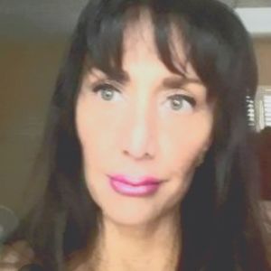 Meet your Posher, Stella